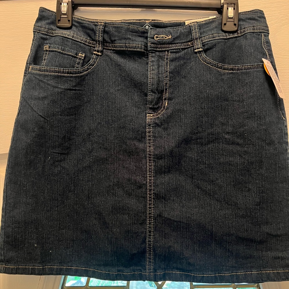 St. John’s Bay - Mid-Rise Skort